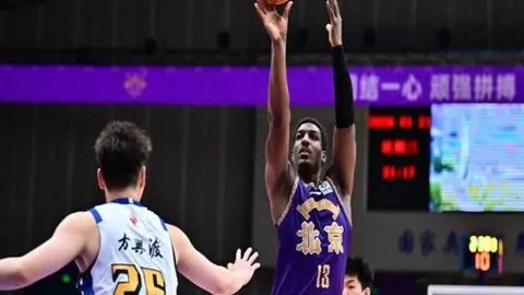 刘德华坦言合照首位目光锁定林青霞，照片见证真心！